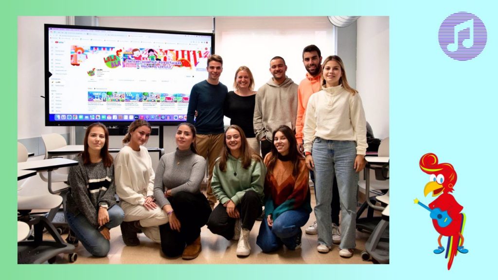 Carla Mazzucato, creadora de LaLaBla, con los alumnos de logopedia de Blanquerna - Universitat Ramon Llull